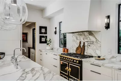 526 Riverside Avenue, Newport Beach, CA 92663 - Photo 12