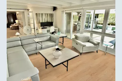 250 Bucknell Rd, Costa Mesa, CA 92626 - Photo 32