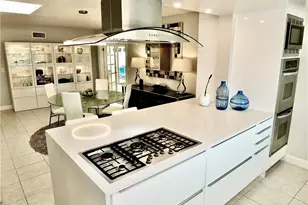 250 Bucknell Rd, Costa Mesa, CA 92626 - Photo 14