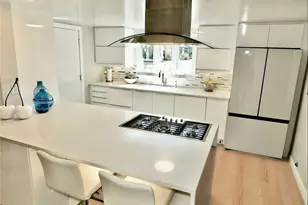 250 Bucknell Rd, Costa Mesa, CA 92626 - Photo 14