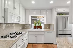 120 Coral Ave, Newport Beach, CA 92662 - Photo 12
