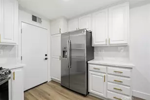 320 Villa Point, Newport Beach, CA 92660 - Photo 10