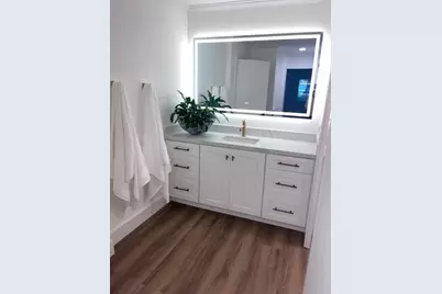 320 Villa Point, Newport Beach, CA 92660 - Photo 6