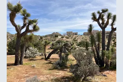 57296 Manzanita, Yucca Valley, CA 92284 - Photo 4