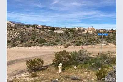 57296 Manzanita, Yucca Valley, CA 92284 - Photo 4