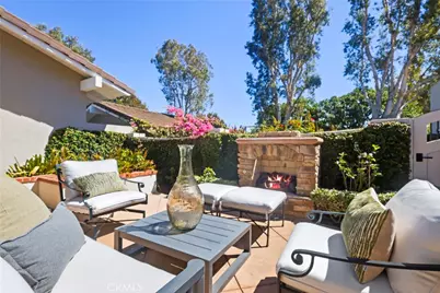 443 Vista Parada, Newport Beach, CA 92660 - Photo 16