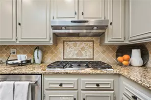 443 Vista Parada, Newport Beach, CA 92660 - Photo 6