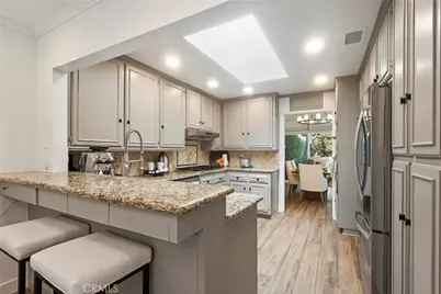 443 Vista Parada, Newport Beach, CA 92660 - Photo 4