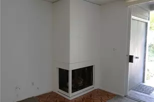 25391 Pine Creek Ln, Wilmington, CA 90744 - Photo 10