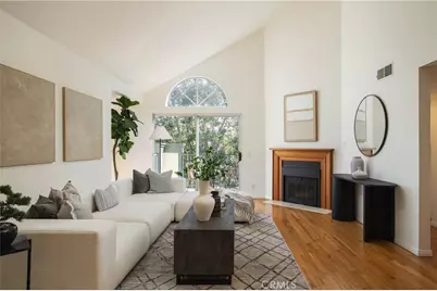 645 Ohio Avenue #402, Long Beach, CA 90814 - Photo 2