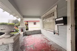 1040 W 45th St, Los Angeles, CA 90037 - Photo 2