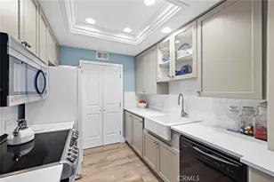 140 Villa Point, Newport Beach, CA 92660 - Photo 6