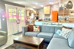 209 Tremont Dr, Newport Beach, CA 92660 - Photo 8