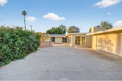 1752 Sierra Alta, Santa Ana, CA 92705 - Photo 16