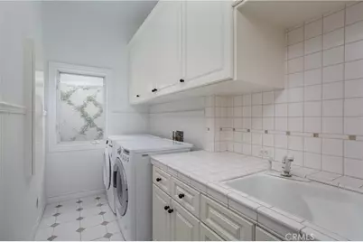 212 Kings Pl, Newport Beach, CA 92663 - Photo 34