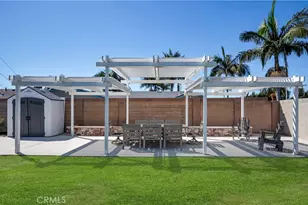 16281 Golden Gate Ln, Huntington Beach, CA 92649 - Photo 20