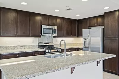 555 Rockefeller, Irvine, CA 92612 - Photo 22