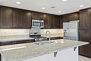 555 Rockefeller, Irvine, CA 92612 - Photo 22