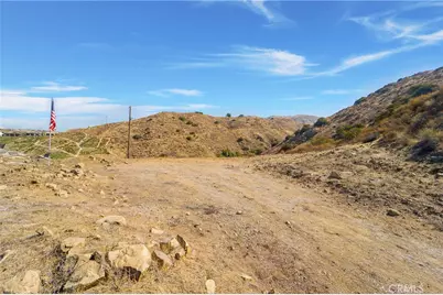 11085 Canyon Circle, Corona, CA 92883 - Photo 10