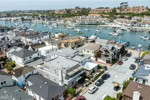 327 Onyx, Newport Beach, CA 92662 - Photo 2