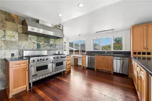 608 St James Pl, Newport Beach, CA 92663 - Photo 8