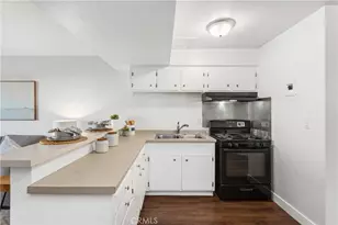 2937 Mendoza Dr, Costa Mesa, CA 92626 - Photo 10