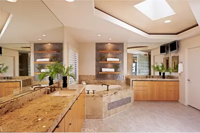 12 Harbor Island, Newport Beach, CA 92660 - Photo 32