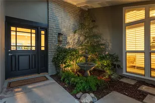 2102 Vista Entrada, Newport Beach, CA 92660 - Photo 2