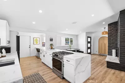 304 Hanover, Costa Mesa, CA 92626 - Photo 18