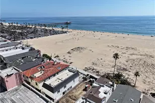 306 E Oceanfront, Newport Beach, CA 92661 - Photo 10