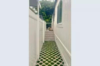 250 Mayflower, Newport Beach, CA 92660 - Photo 4
