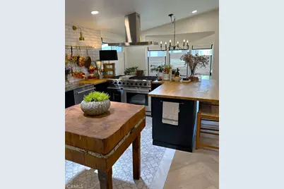 250 Mayflower, Newport Beach, CA 92660 - Photo 14