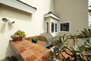 332 Holmwood Dr, Newport Beach, CA 92663 - Photo 44