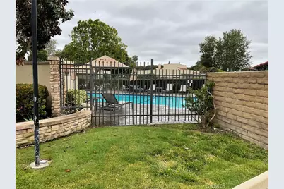 2307 Eastbluff, Newport Beach, CA 92660 - Photo 12