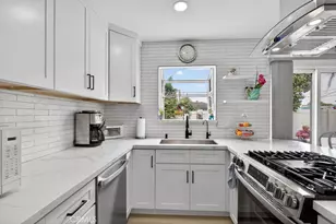 1010 W 19th, Costa Mesa, CA 92627 - Photo 8