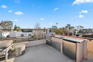 417 1/2 Poinsettia Ave, Corona del Mar, CA 92625 - Photo 4