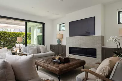 419 Goldenrod Avenue, Corona del Mar, CA 92625 - Photo 2