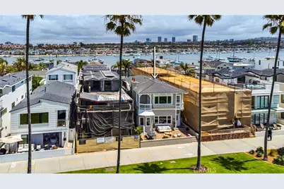 920 E Oceanfront, Newport Beach, CA 92661 - Photo 32