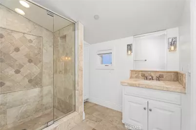 707 Larkspur Avenue, Corona del Mar, CA 92625 - Photo 2