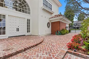 2 Belcourt, Newport Beach, CA 92660 - Photo 2