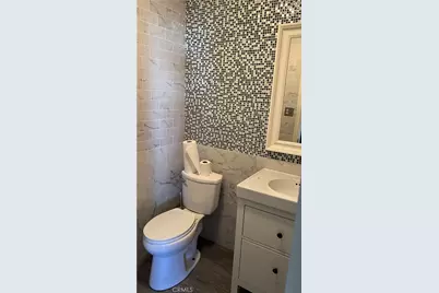 711 W 17th #A9, Costa Mesa, CA 92627 - Photo 4