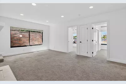 2137 Channel, Newport Beach, CA 92661 - Photo 14