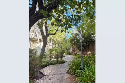 3200 Fairesta #17, La Crescenta, CA 91214 - Photo 2