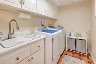 537 Vista Grande, Newport Beach, CA 92660 - Photo 30