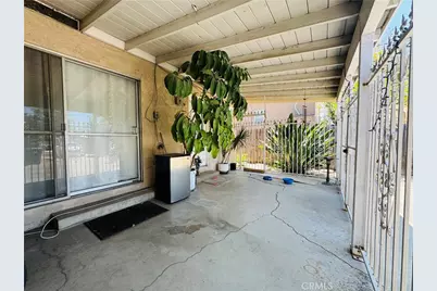 320 S Victoria, Corona, CA 92879 - Photo 16
