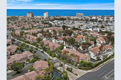21038 Poolside, Huntington Beach, CA 92648 - Photo 2