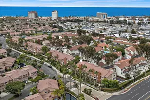 21038 Poolside, Huntington Beach, CA 92648 - Photo 2