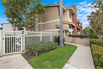 21038 Poolside, Huntington Beach, CA 92648 - Photo 8