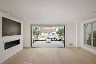 225 Diamond, Newport Beach, CA 92662 - Photo 6