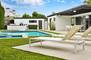 2000 Nautilus Ln, Newport Beach, CA 92660 - Photo 2